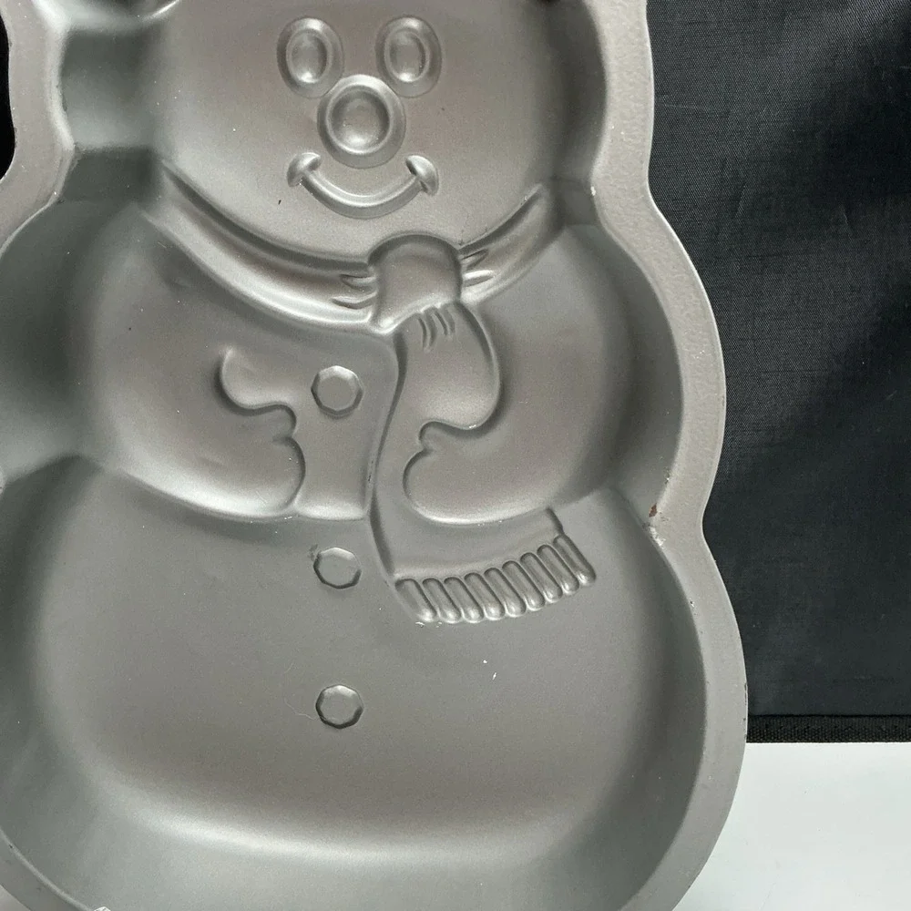 Vintage Aluminum Snowman Cupcake Pan & Cake Pan Lot 2